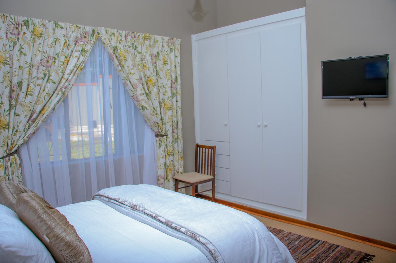 Waterfall Guesthouse Midrand Exterior photo