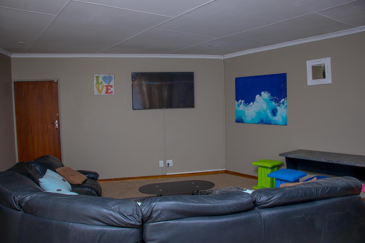 Waterfall Guesthouse Midrand Exterior photo