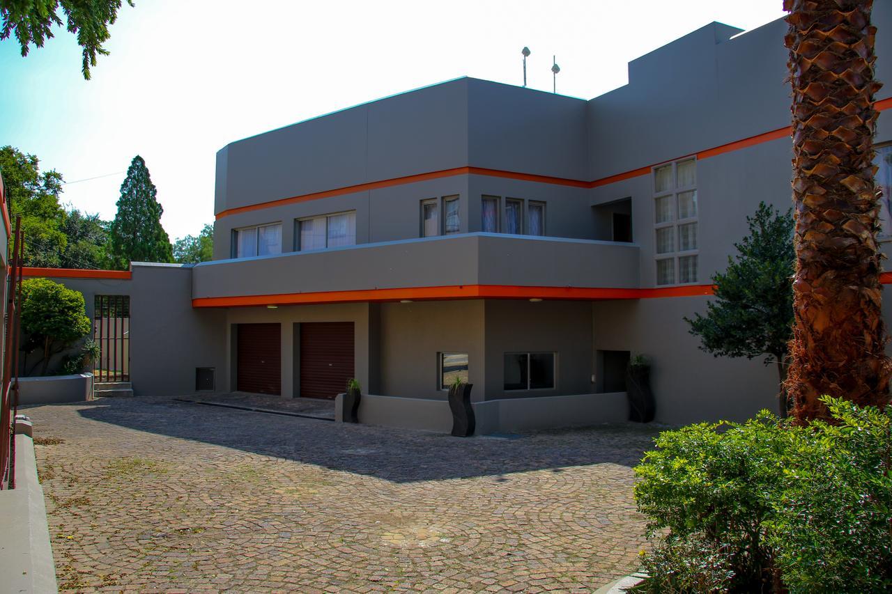 Waterfall Guesthouse Midrand Exterior photo