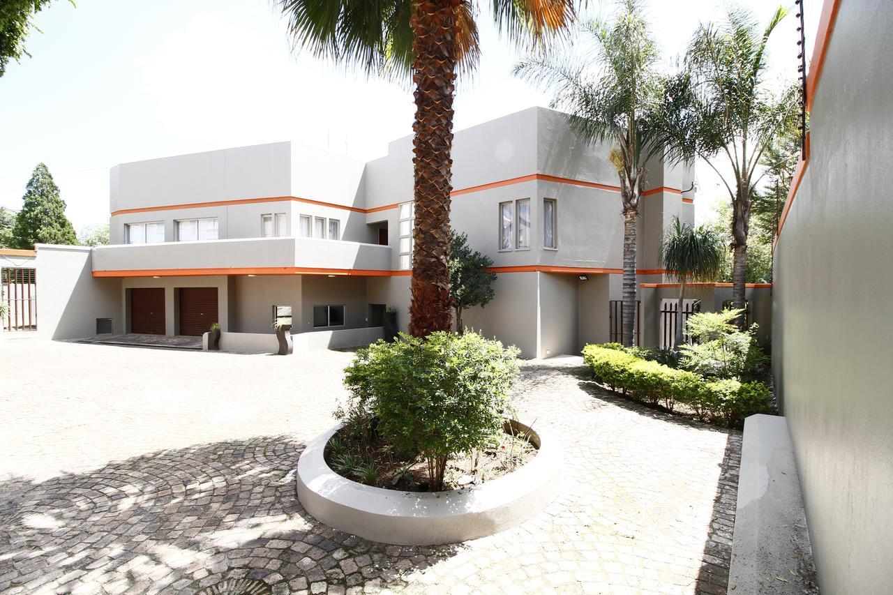Waterfall Guesthouse Midrand Exterior photo