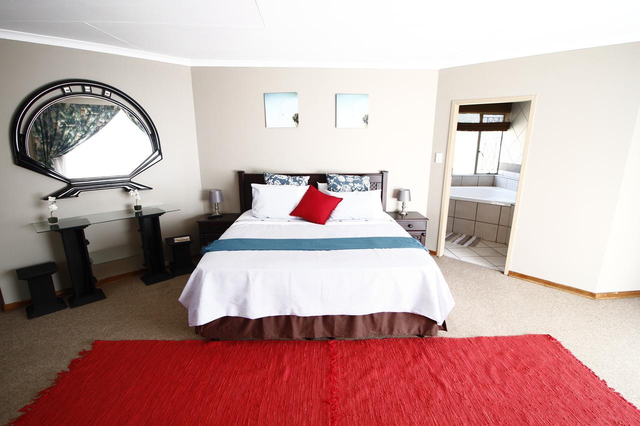 Waterfall Guesthouse Midrand Exterior photo