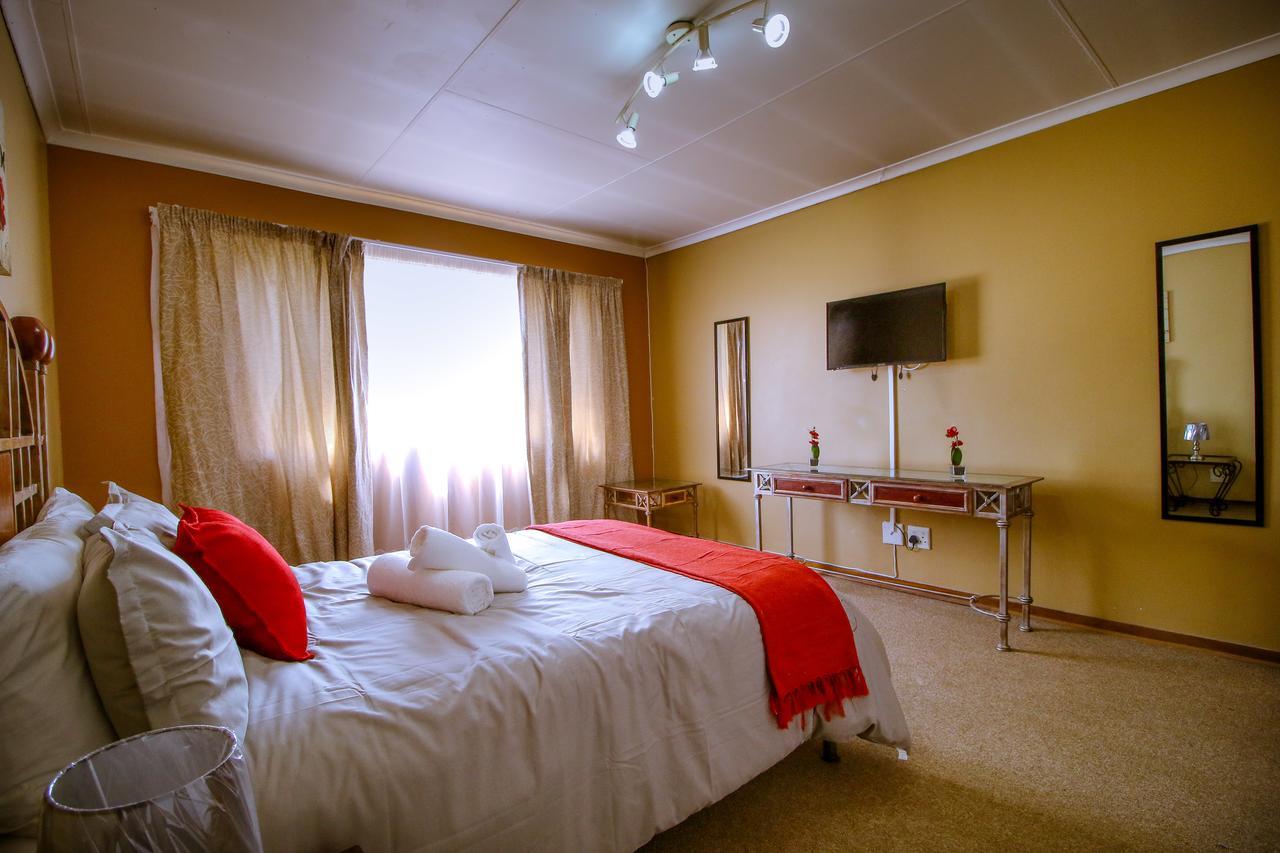 Waterfall Guesthouse Midrand Exterior photo