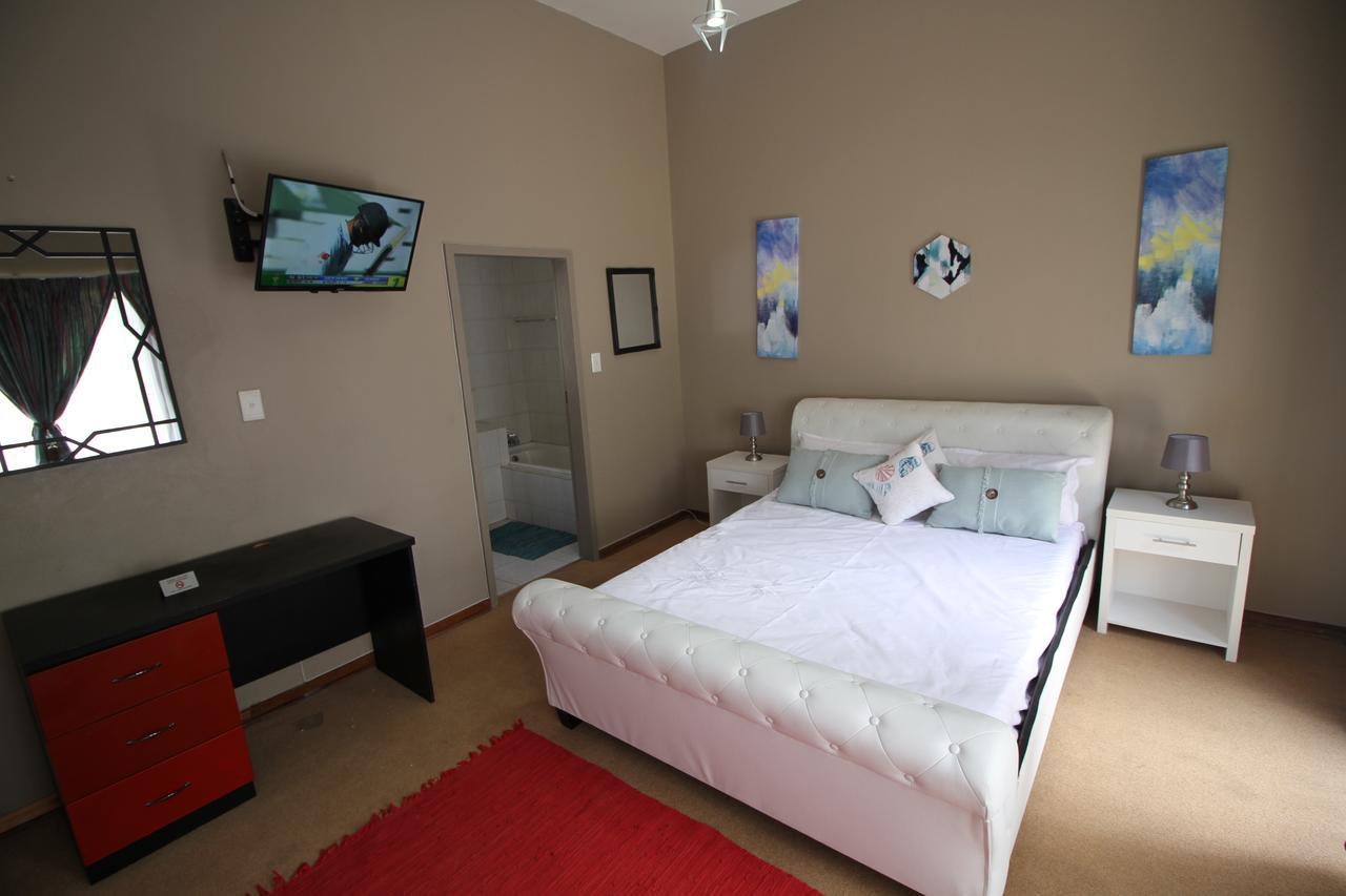 Waterfall Guesthouse Midrand Exterior photo