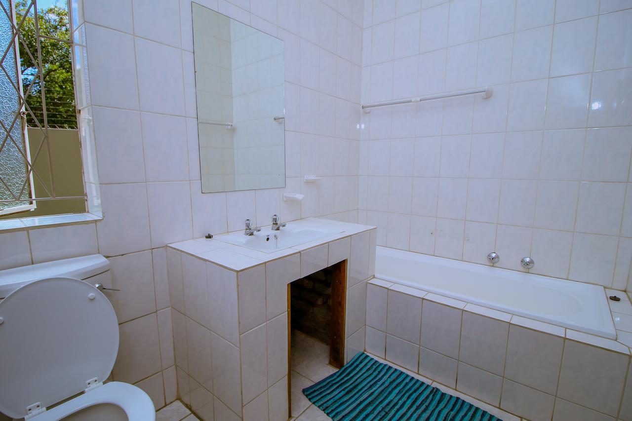 Waterfall Guesthouse Midrand Exterior photo